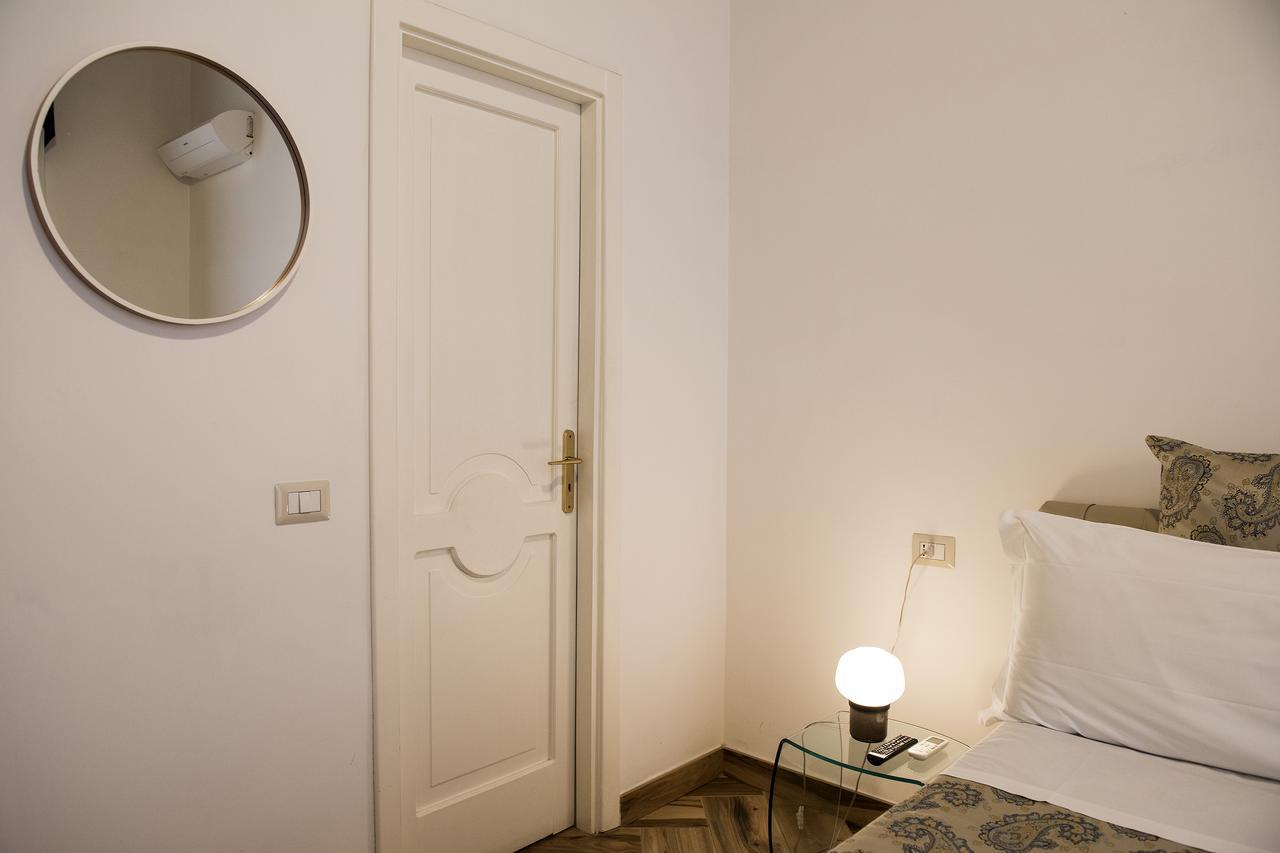 Mareluna Suite De Charme Naples Luaran gambar